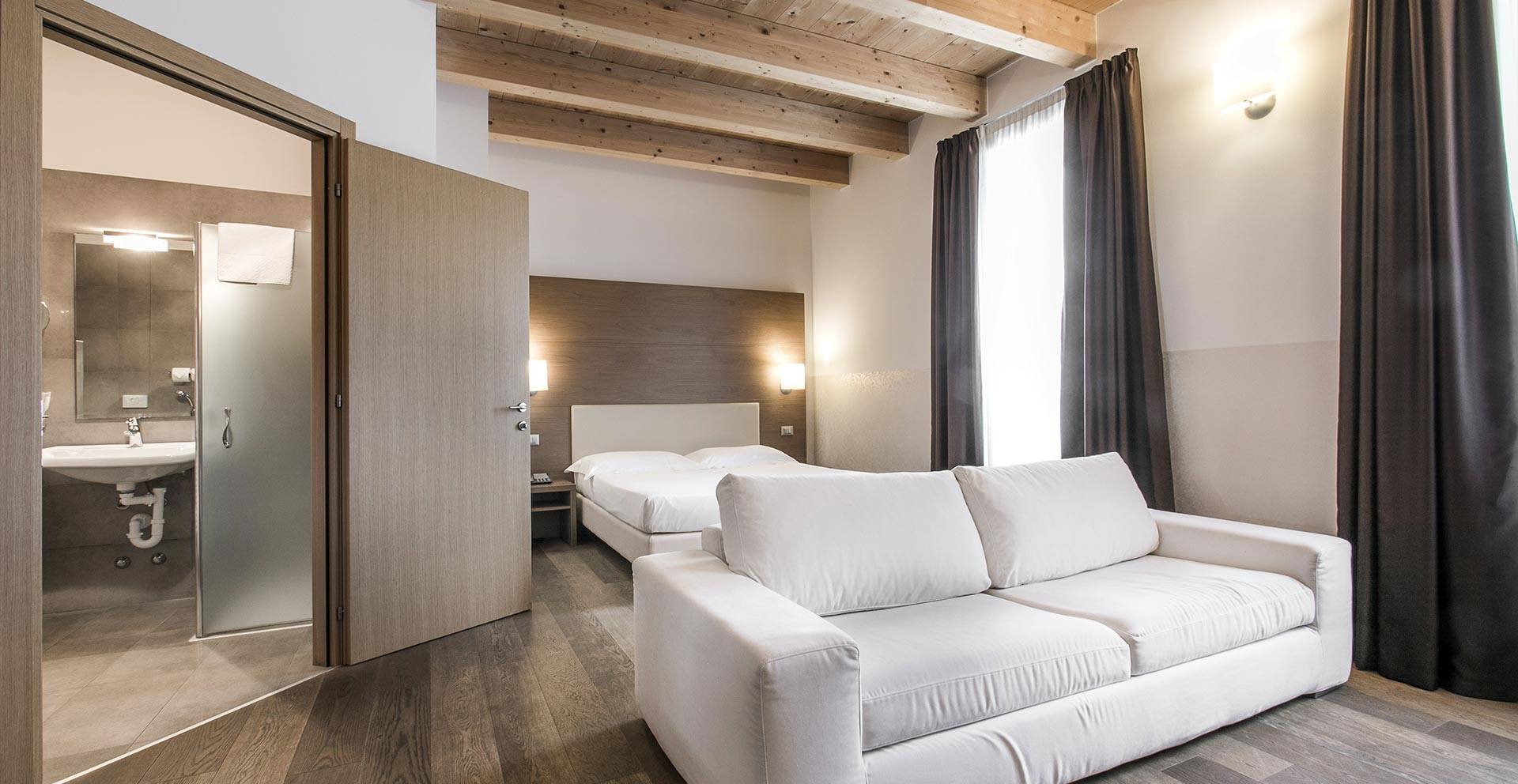 hotel-opera-camere-camera-junior-suite-002